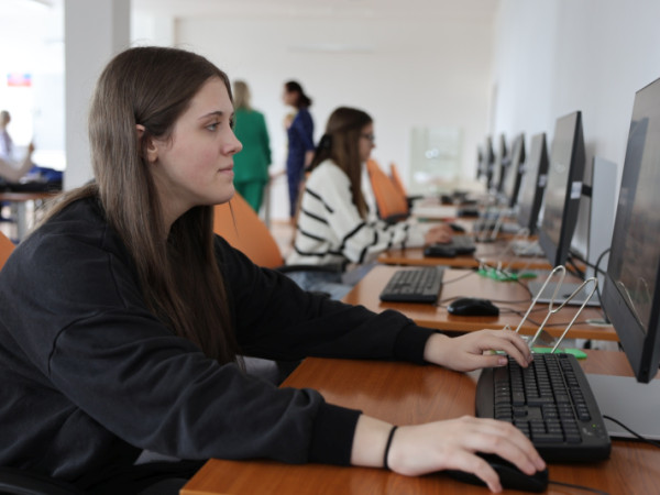 V Senici sa konal 60. ročník celoštátnej súťaže v spracovaní informácií na počítači