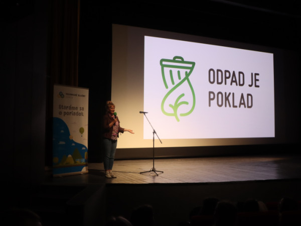 Odpad je poklad: Mladí Seničania sa učili chrániť prírodu zážitkovým muzikálom
