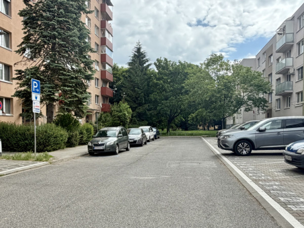 Mesto na Štefánikovej ulici upravilo parkovanie