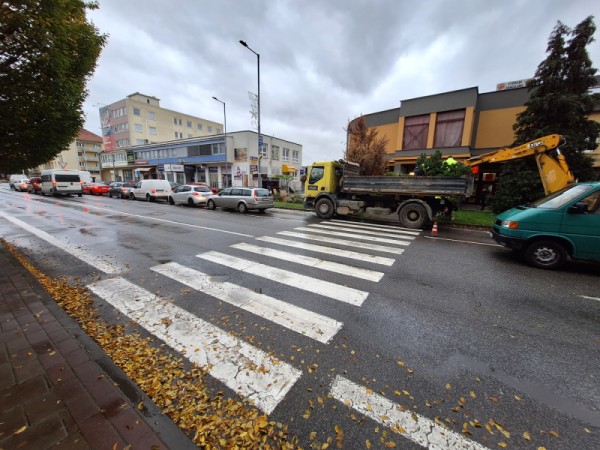 Dopravný inšpektorát nariadil zrušenie priechodu pre chodcov pri hlavnej križovatke na Štefánikovej ulici