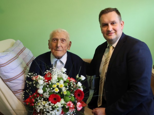 Najstarší Seničan dnes oslávil 102 rokov
