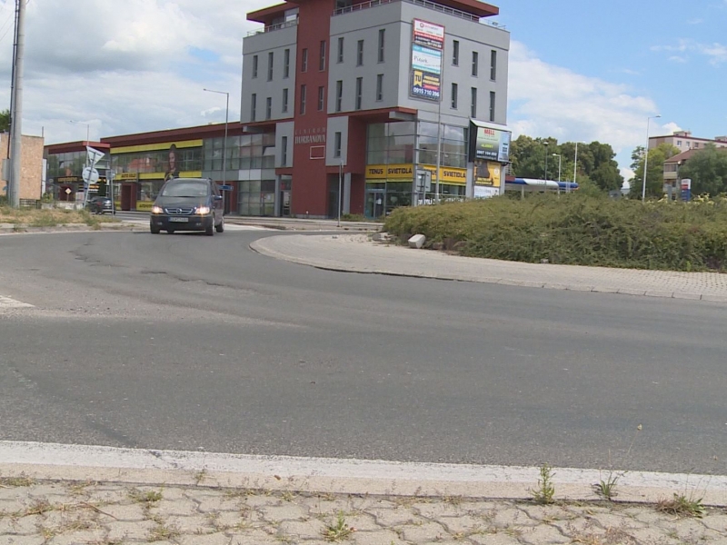 Cesta II/500 s novým asfaltovým kobercom