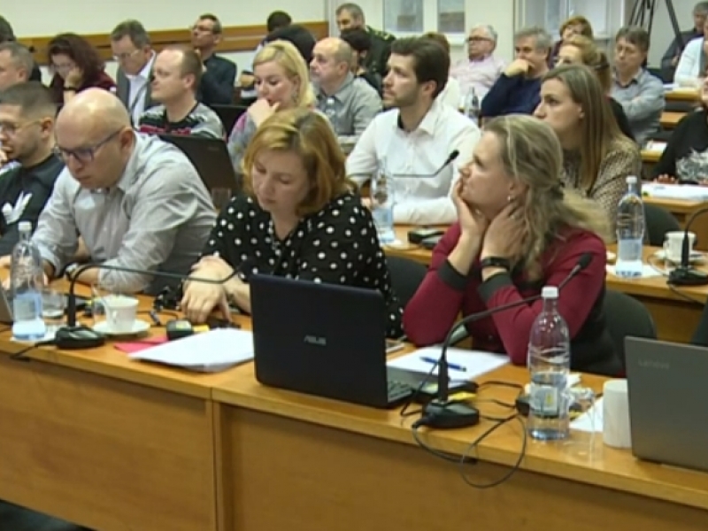 Poslanci zvolili opäť za hlavnú kontrolórku mesta Elenu Jankovičovú