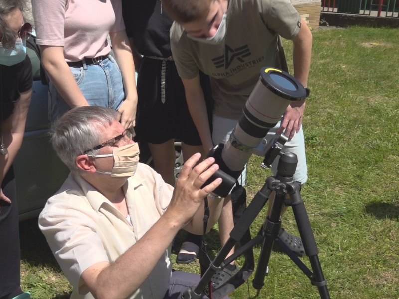 Čiastočné zatmenie Slnka sme pozorovali aj v Senici