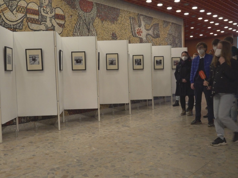 Hrdinovia zachytení objektívom fotoaparátu