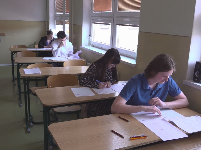 Na stredné školy sa po dvoch rokoch vrátili maturitné skúšky