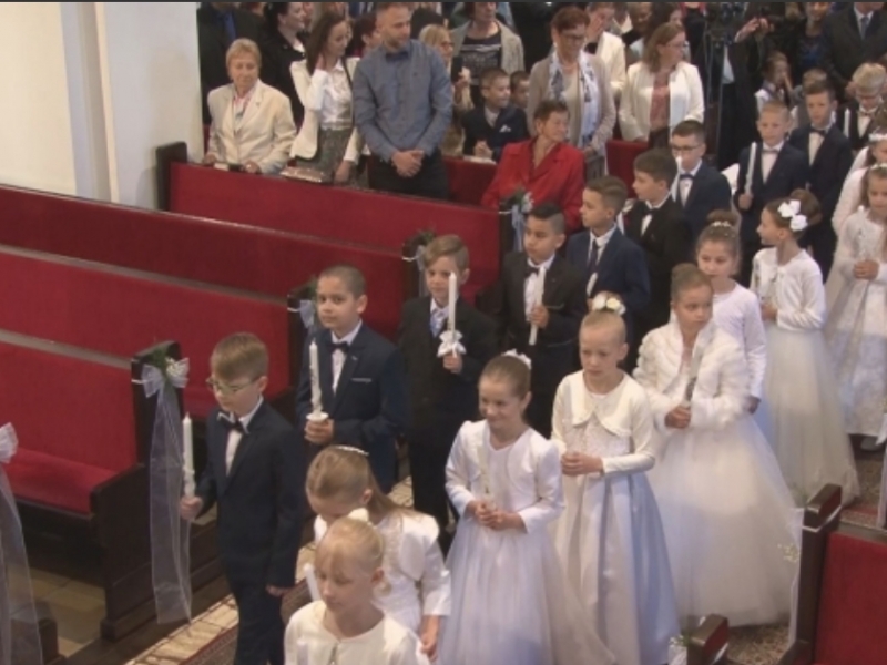 Prvého svätého prijímania sa zúčastnilo 80 detí