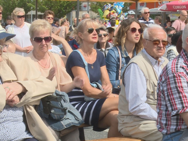 Stavanie májov a oslavy 1. mája v Senici