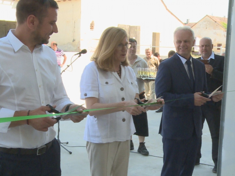 PD Senica otvorilo nový kravín s dojárňou