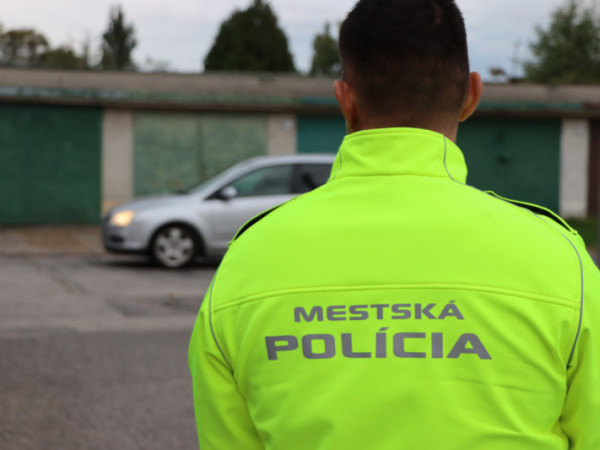 Z policajného zápisníka: Požiar, krádež v Tescu aj vyhrážanie