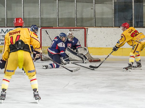 HC DUKLA SENICA - SLOVENSKO "18" 5:0 (3:0,1:0,1:0)