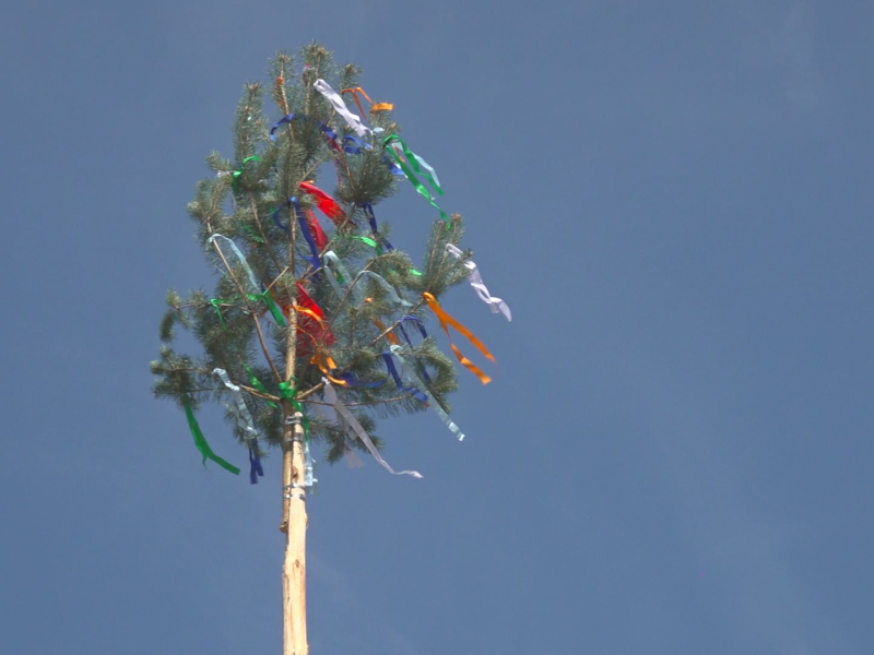 V Kunove a Čáčove stavali máje